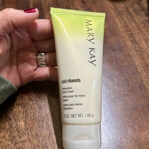 💙Mary Kay Satin Hands nourishing honeydew hand Cream new